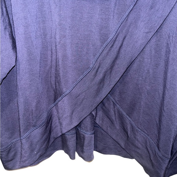 LANE BRYANT LIVI ACTIVE NAVY BLUE V-NECK HOODIE TOP 26/28 Cross‎ back - Picture 5 of 6